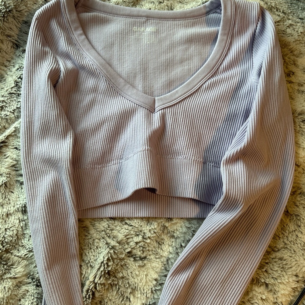Garage Ribbed V-Neck Crop Top - Light Purple